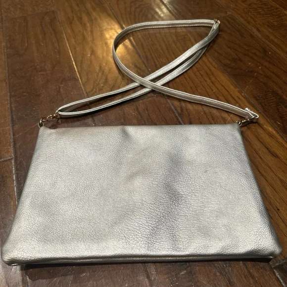 Vibrant Embroidered Silver Crossbody Clutch - Picture 4 of 4